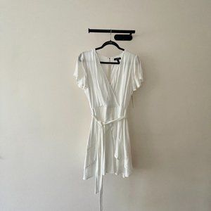 Cute White Dress Size 7